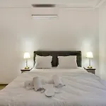 Center 2br Next To Sea