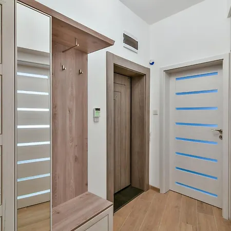 Center 2br Next To Sea Апартаменты *