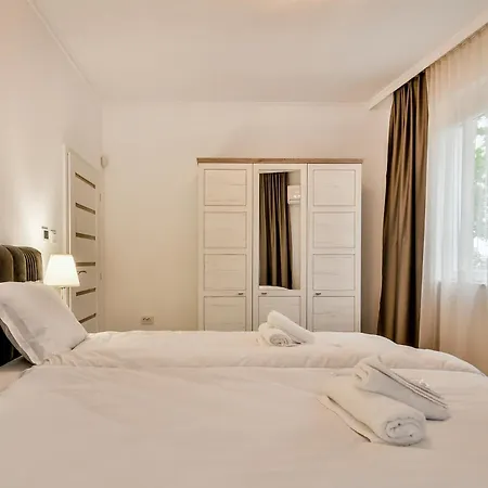 Апартаменты Center 2br Next To Sea