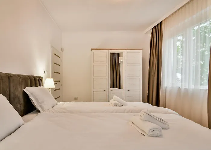 Apartment Center 2br Next To Sea