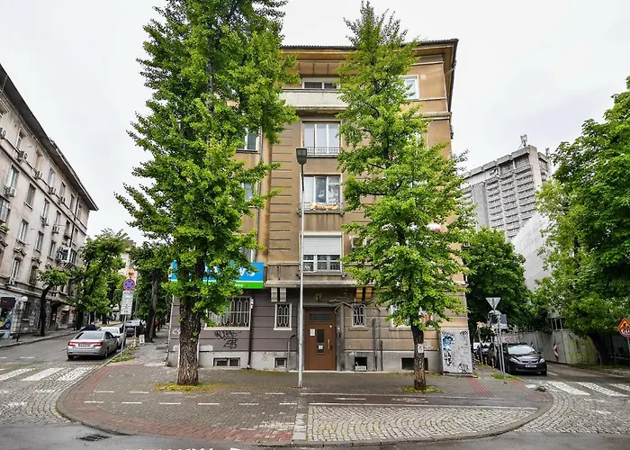 Center 2br Next To Sea Apartment